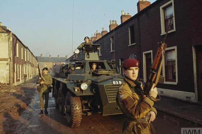 2 Hour Terror and Mural History Belfast taxi Private Tour - Falls Road murals tell a political story