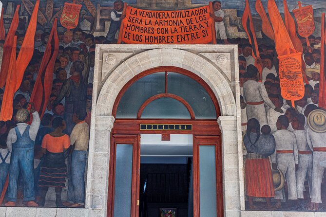 2 Hours of Mexican Muralism with an Art Lover - What makes the guide valuable