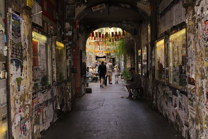 Alternative Berlin & Street Art Tour - What the guide adds to the experience