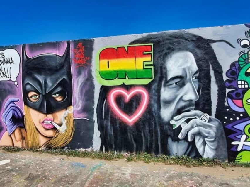Alternative Berlin / Street art tour - Private group - Reading the street art beyond the photograph