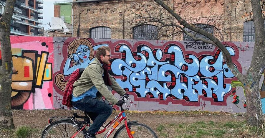 Alternative Bike tour: Graffiti Wall and Peace - Key points about the ride