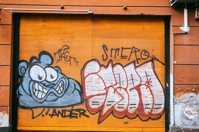 Alternative Street Art Free Walking Tour of Budapest - Finishing with Szimpla Kert and ruin-bar culture
