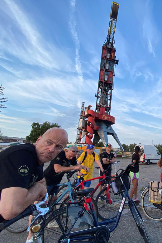 Amsterdam: Urban Bike Tour, Graffiti Art & Magnet Fishing - Key points at a glance