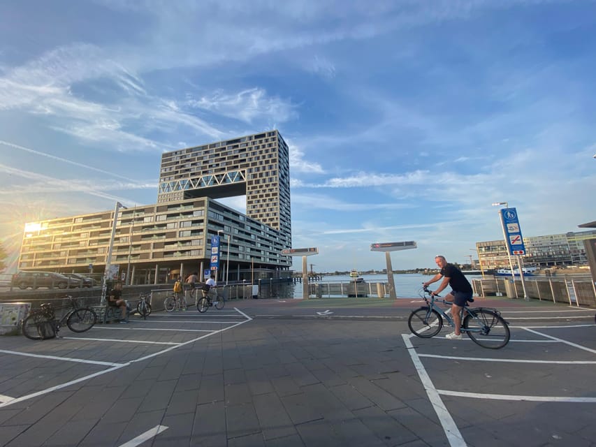 Amsterdam: Urban Bike Tour, Graffiti Art & Magnet Fishing - The ride back through Jordaan