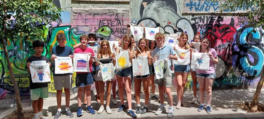 Athens: Graffiti Workshop and Tote Bag Painting Experience - Key things to know before booking