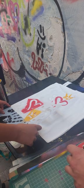 Athens: Graffiti Workshop and Tote Bag Painting Experience - Reading Athens through its walls