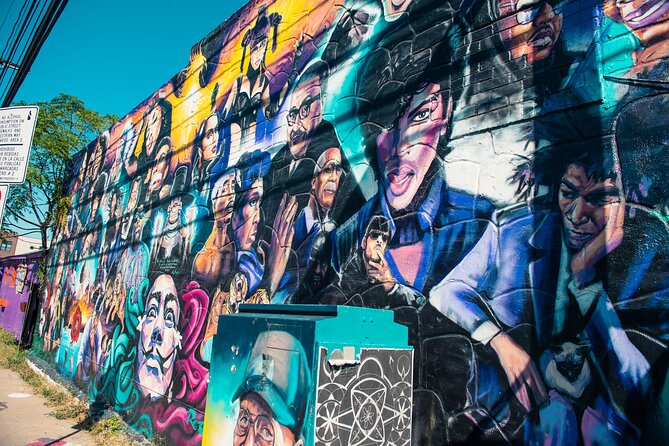 Austin Street Art and Street Food Tour with Local Guide - Greetings from Austin: the city in postcard form