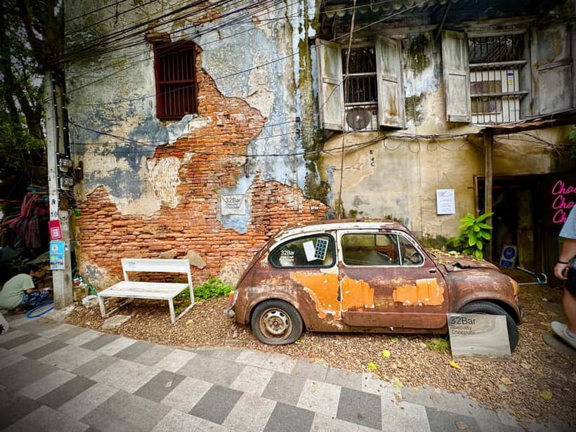 Bangkok: Chinatown & Taladnoi Street Art Guided Walking Tour - Talad Noi’s ironwork lanes and Chinese craft traditions
