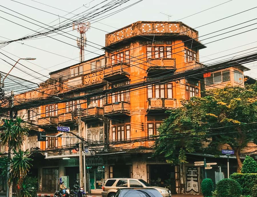 Bangkok: Street Art and Street Food Walking Tour - Klong San Market and the first serious plate