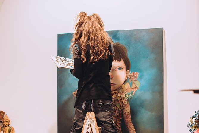 Barcelona Art & Wine: Galleries, Studios & Street Art - Ending with wine at Artquemy Gallery + Lab