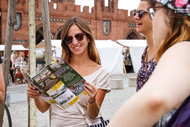 Barcelona Street Art, Graffiti and Tapas Tour - Reading Barcelona’s 2,000 years through its side streets