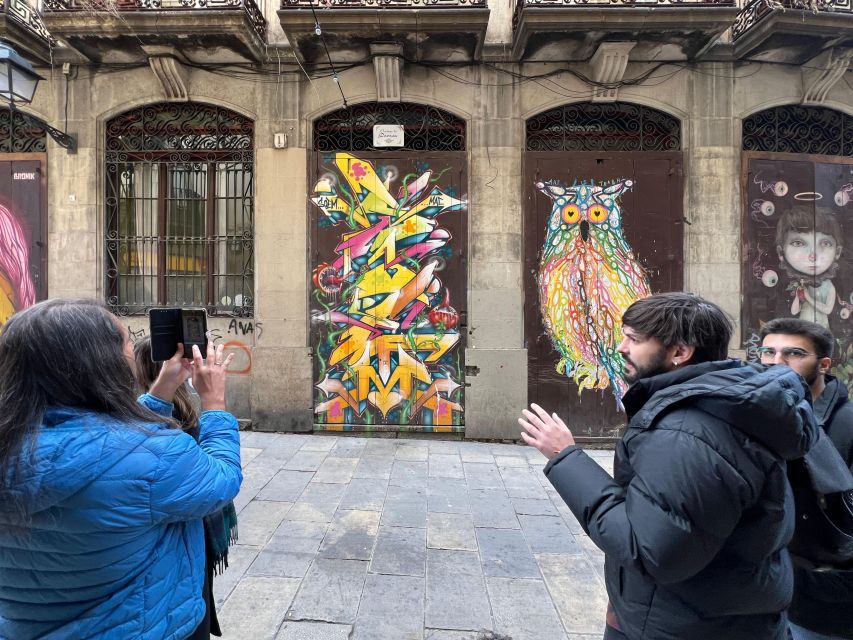 Barcelona: Street Art & Visit to Galleries Tour - Finishing inside Barcelona’s gallery scene