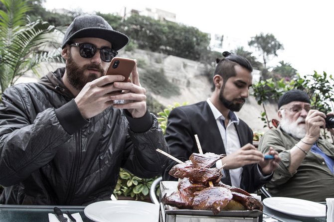 Barranco Art and Food Tour: Graffiti Walk and Culinary Delights - La Ermita church and a quick historical pause
