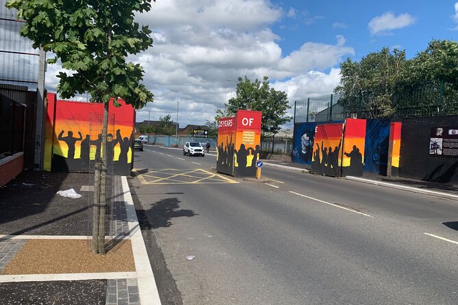 Belfast city and Mural 4 hour tour - Falls Road: the Nationalist story in murals