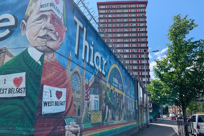 Belfast city and Mural 4 hour tour - The wall between the communities