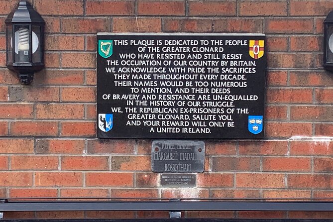 Belfast city and Mural 4 hour tour - Paul’s role in making the history clear