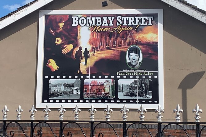 Belfast city and Mural 4 hour tour - Starting in Belfast with a private vehicle