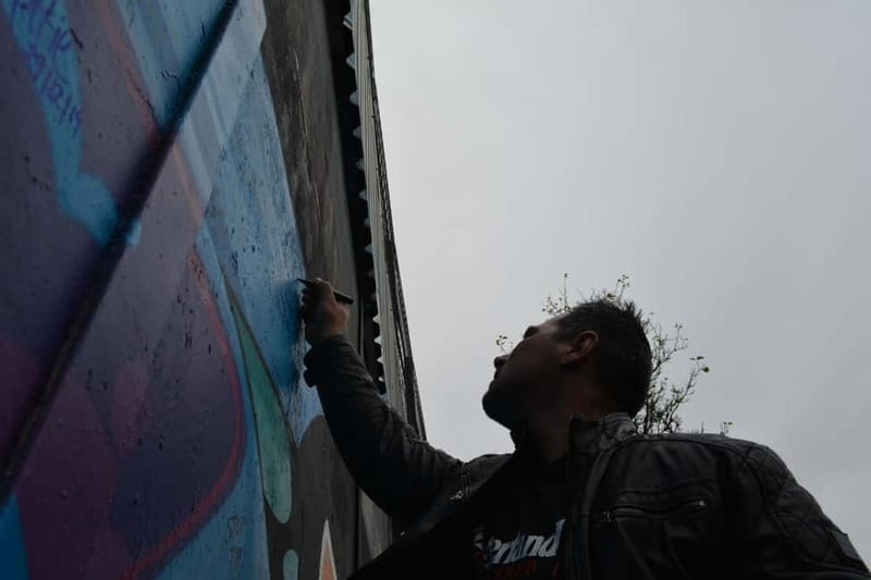 Belfast: Famous Murals Private Tour - Falls Road: A First Look at West Belfast