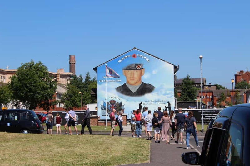 Belfast: Famous Murals Private Tour - The Peace Walls and the Route Toward Reconciliation