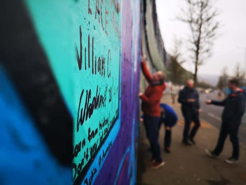 Belfast: Famous Murals Private Tour - Shankill Road and the Other Side of the Story