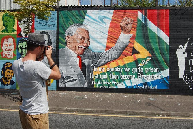 Belfast history of terror & mural 1 hr express private taxi tour - Memorials on the Republican side streets
