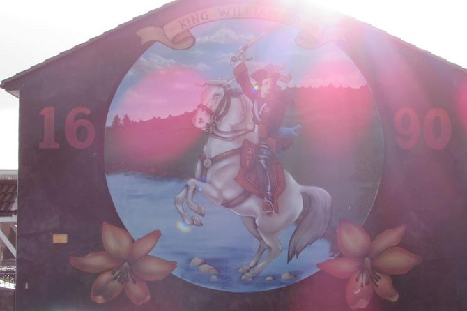 Belfast: Murals Taxi Tour - Why a black taxi is the right way to see Belfast