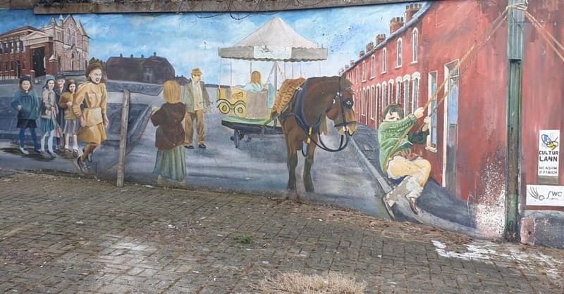 Belfast: Murals Taxi Tour - Crumlin Road Gaol and the city’s divided past