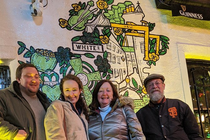 Belfast Music and Street Art Small Group Guided Experience - Kelly’s Cellars, The Crown, and the old-pub atmosphere