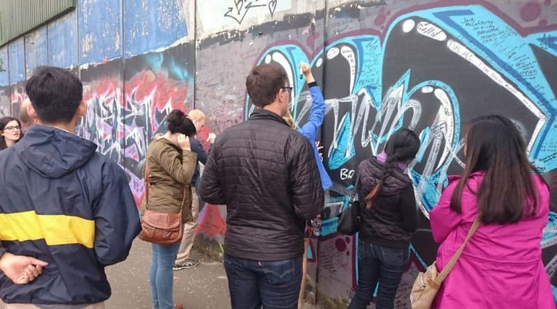 Belfast: Political Mural Taxi Tour - Shankill Road and the Loyalist story