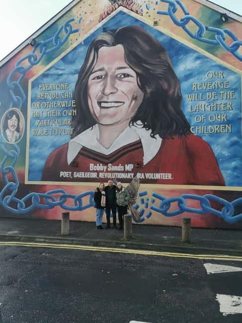 Belfast: Political Mural Taxi Tour - What the guides add to the experience