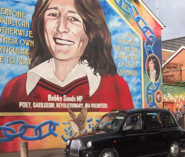 Belfast: Private Black Taxi Cab Political Murals Tour - The International Wall: politics beyond Belfast