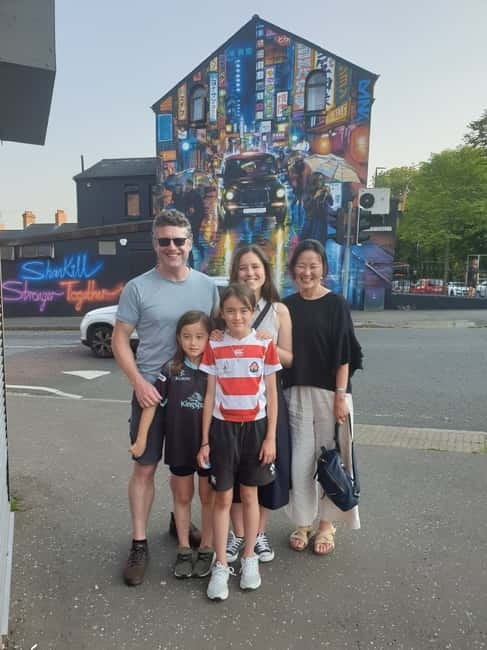 Belfast: Private Black Taxi Cab Political Murals Tour - Shankill Road: seeing the other side of the divide