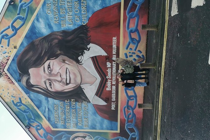 Belfast's Political Mural Taxi Tour - Crossing the Peace Gates at the Peace Wall