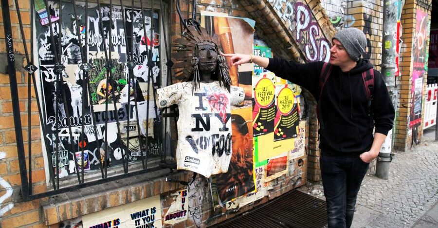 Berlin: 3-Hour Street Art Tour - The first part of the walk: learning how to read a wall