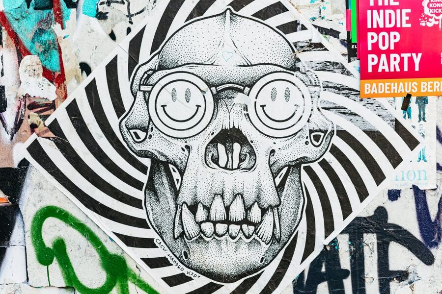Berlin: City Street Art Guided Walking Tour - Meeting the Art at Smack Burger