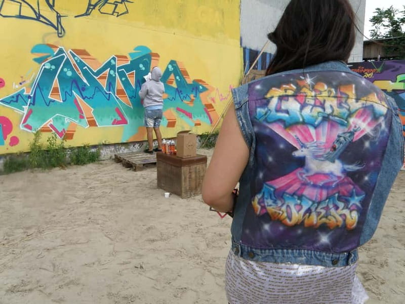 Berlin Graffiti Workshop For Groups & Team-Buildings - Sketching your idea before touching the wall