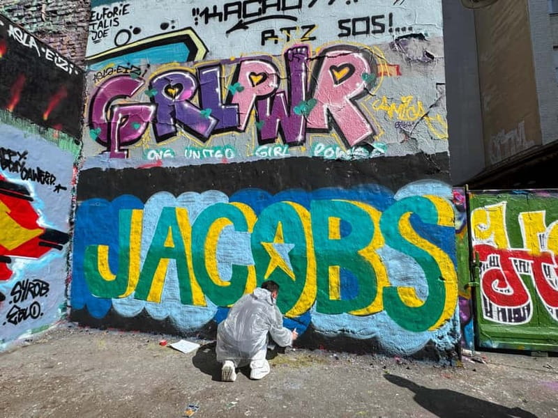 Berlin Graffiti Workshop For Groups & Team-Buildings - Why the private group format matters