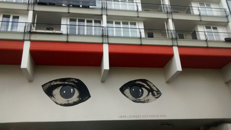 Berlin: Street Art and Alternative Tour - What the guides add in French or Italian