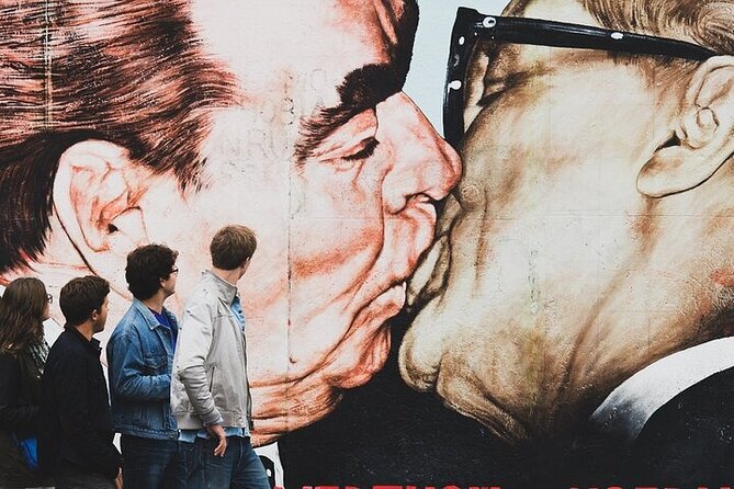 Berlin Street Art Tour with Graffiti, Murals, and Urban Culture - Moving from Friedrichshain to Kreuzberg