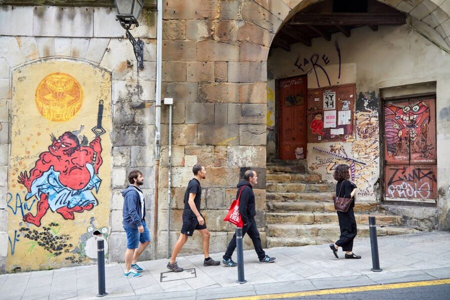 Bilbao: Art District Walking Tour - Planning the start and finish