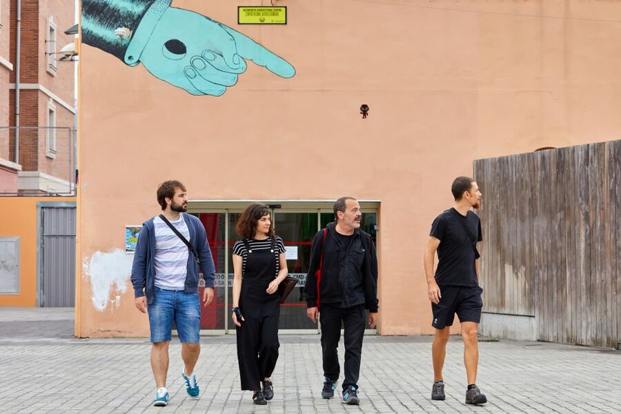 Bilbao: Art District Walking Tour - Pace, clothing, and who should book