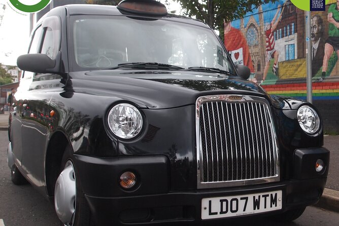 Black Taxi Mural "Tour Like A Local" - Key points at a glance
