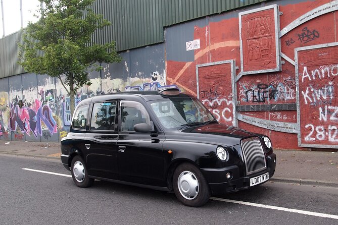Black Taxi Mural "Tour Like A Local" - How to prepare for the 90-minute visit