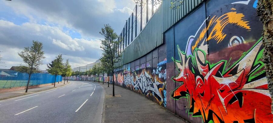 Black Taxi-Style Tour: Murals, Peace Walls & City Highlights - Shankill Road, Crumlin Road Gaol and Alexandra Park