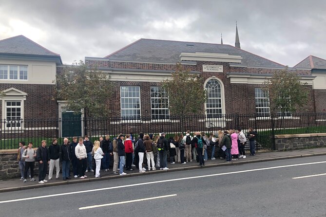 Black Taxi Tour of Belfast – Politics, Murals peace walls Tour - Peace Walls and the reality of division