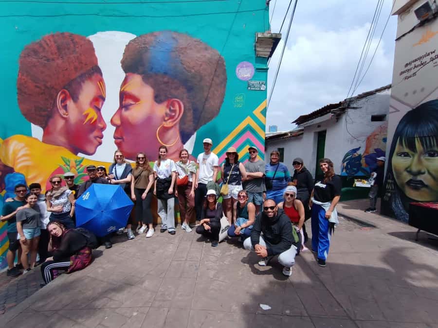 Bogotá: Graffiti Tour el mejor recorrido de arte urbano - Why Bogotá’s walls are worth your time