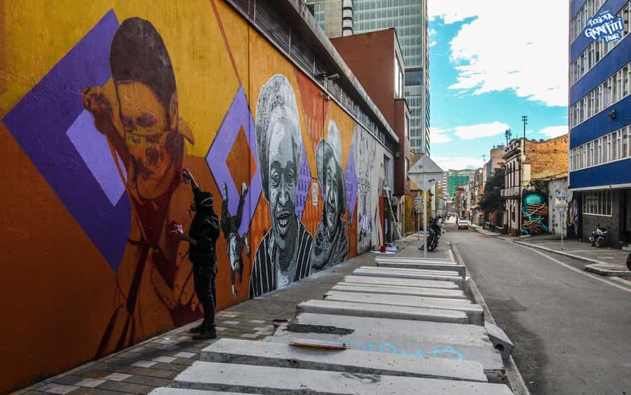 Bogotá: Graffiti Tour el mejor recorrido de arte urbano - Starting at Parque de los Periodistas