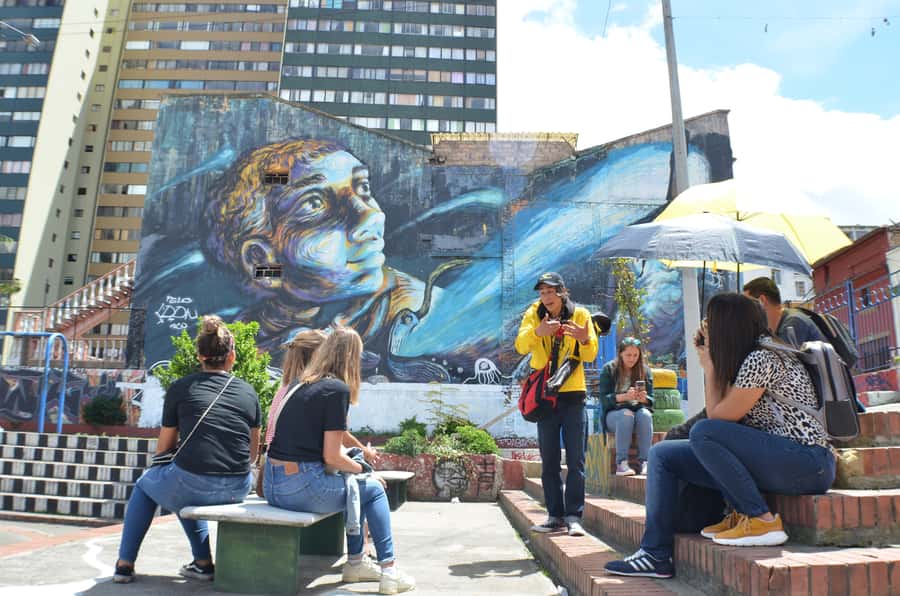 Bogotá: La Candelaria Graffiti & Urban Art Guided Tour - Starting at Chorro de Quevedo