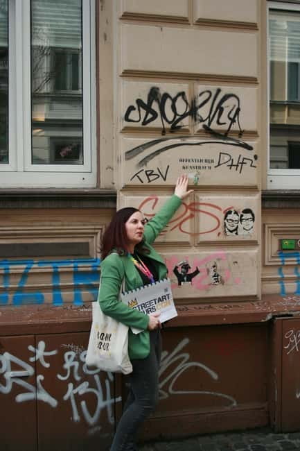 Bonn Old Town: Street Art and Graffiti Tour - What the Guides Add to the Walls
