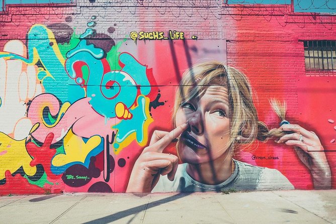 Brooklyn street art and hipster culture tour in French - Pace, group size, and comfort